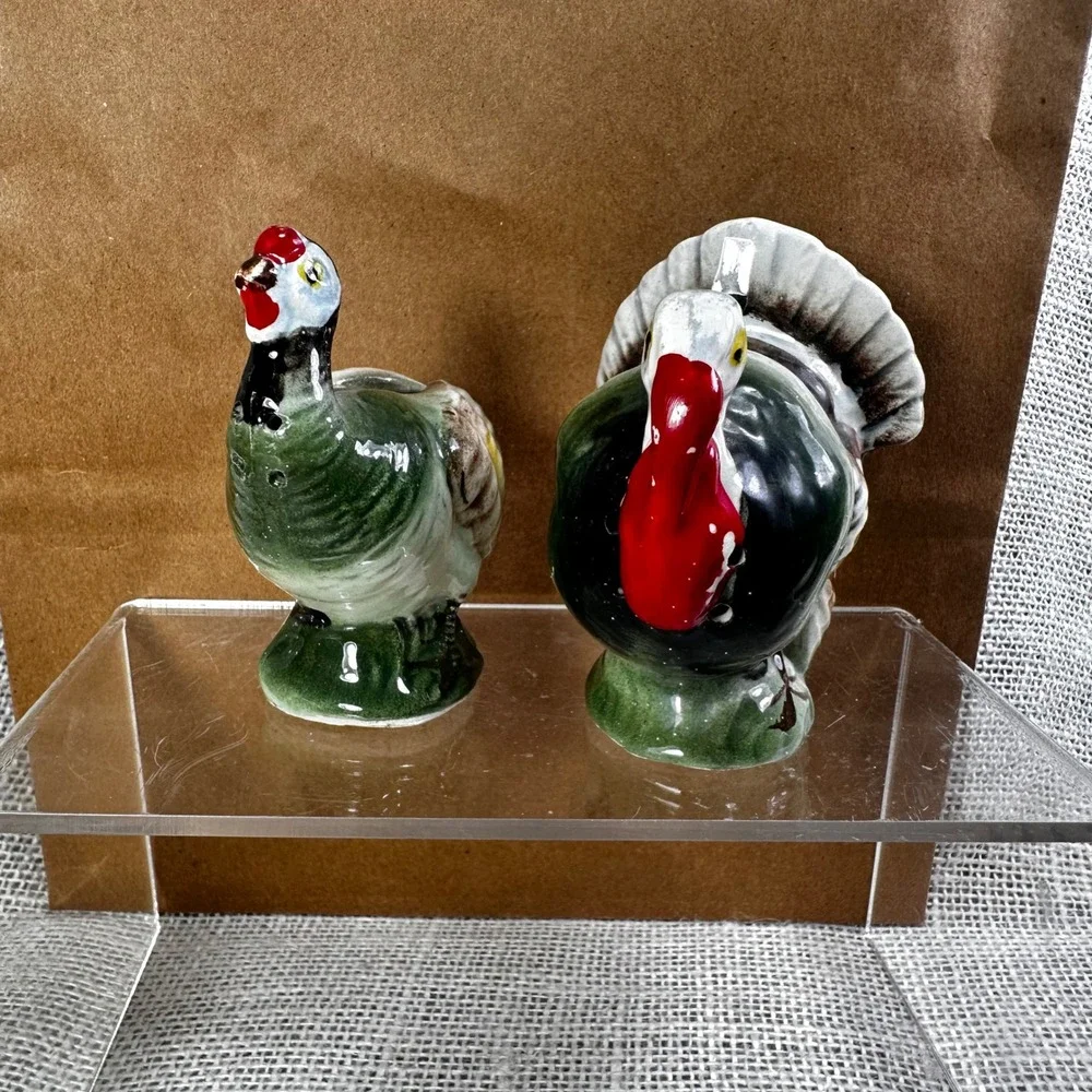 Vintage‎ Japan Ceramic Turkey Salt and Pepper Shakers Thanksgiving Green Red Set